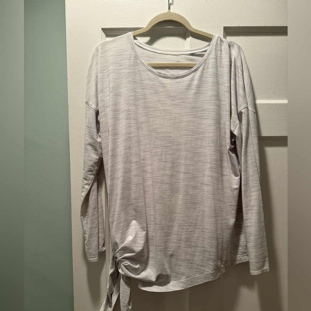 Women’s Lululemon Heather Gray side tie long sleeve